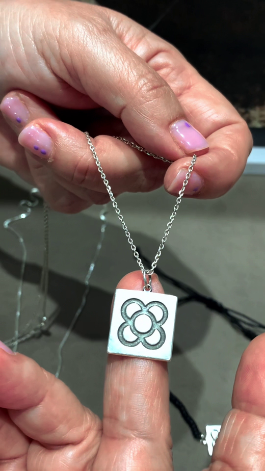 Panot de Barcelona: El Símbolo de la Ciudad Condal Hecho Joya en Plata 925