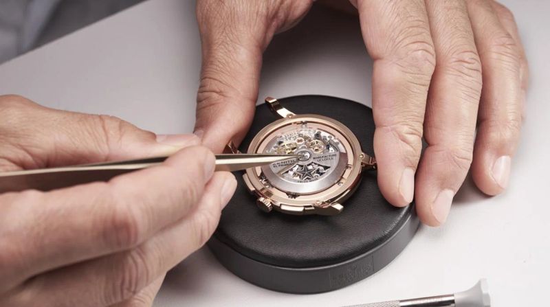 Cambio de pila y mantenimiento de relojes en Barcelona: Cuida tu Baume & Mercier