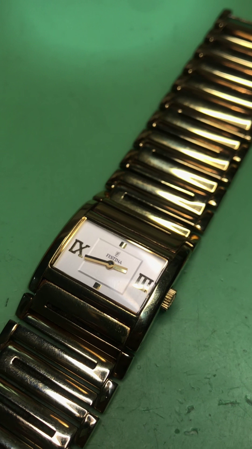 Restauración de Relojes en Barcelona: El Renacer de un Festina Vintage F16030