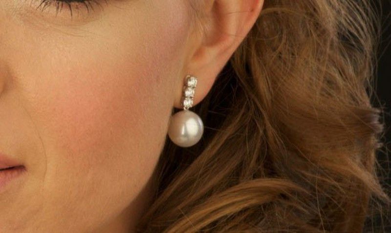 Catálogo de pendientes de oro blanco 18kts con diamantes