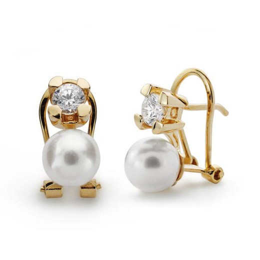 18kt Gold Claw Cultured Pearl Earrings 7-7.5mm 18584