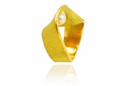Anillo Oro 18kts Arior Moebius Con Perla Dentro 3680898PU