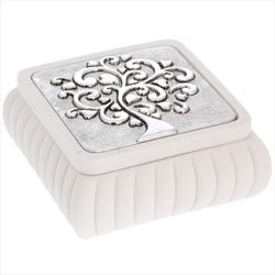 Caja Cuadrada 8x8x4cm 2160-01P Tapa Detalle Árbol Corazones