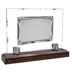 Placa Homenaje Cristal-Aluminio 25x17,80cm P-3028/3C Base Madera Chapa Bordes Gruesos 16x12cm