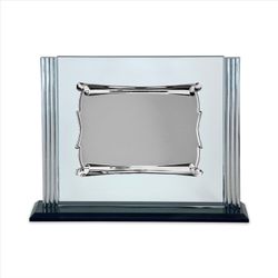 Placa Homenaje Cristal-Aluminio 26x22cm P-2261/2C Pergamino - Bordes Laterales Adornados C/Base Negra