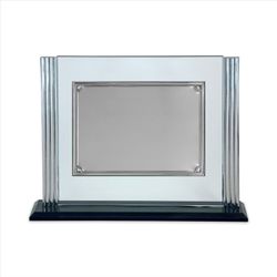 Placa Homenaje Cristal-Aluminio 27x20cm P-2258/2C Bordes Laterales Adornados C/Base Negra