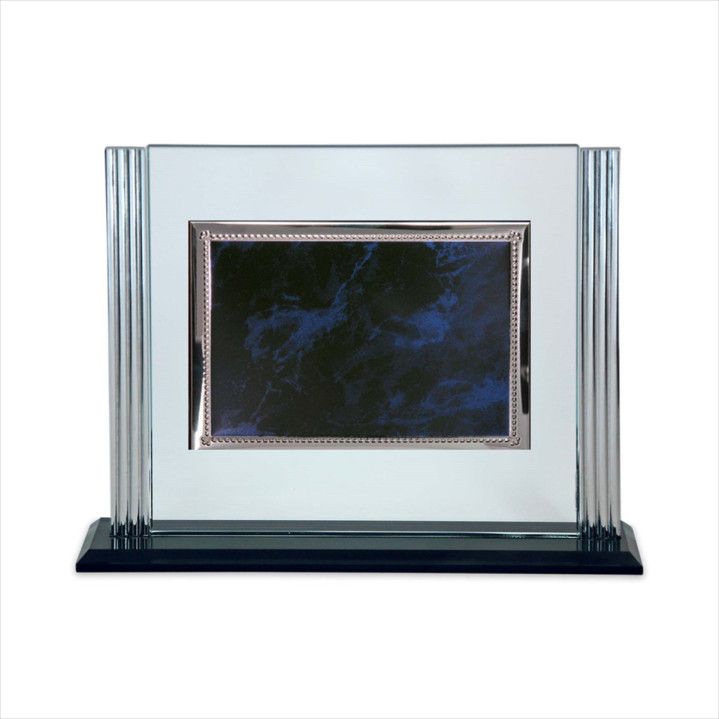 Placa Homenaje Cristal-Aluminio 27x22cm P-2260/2C Centro Azul - Bordes Laterales Adornados C/Base Negra