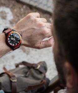 Reloj Vostok Hombre NH34-225C714 Piel Roja Acero Automático