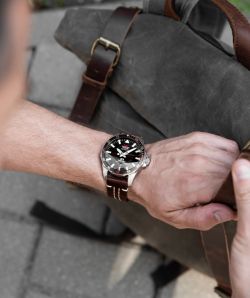 Reloj Vostok Hombre NH35-225A709 Piel Marrón Acero Automático