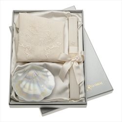 Set Bautismo, Vela Paloma, Paño y Concha Perla GA1142CPO Portugues
