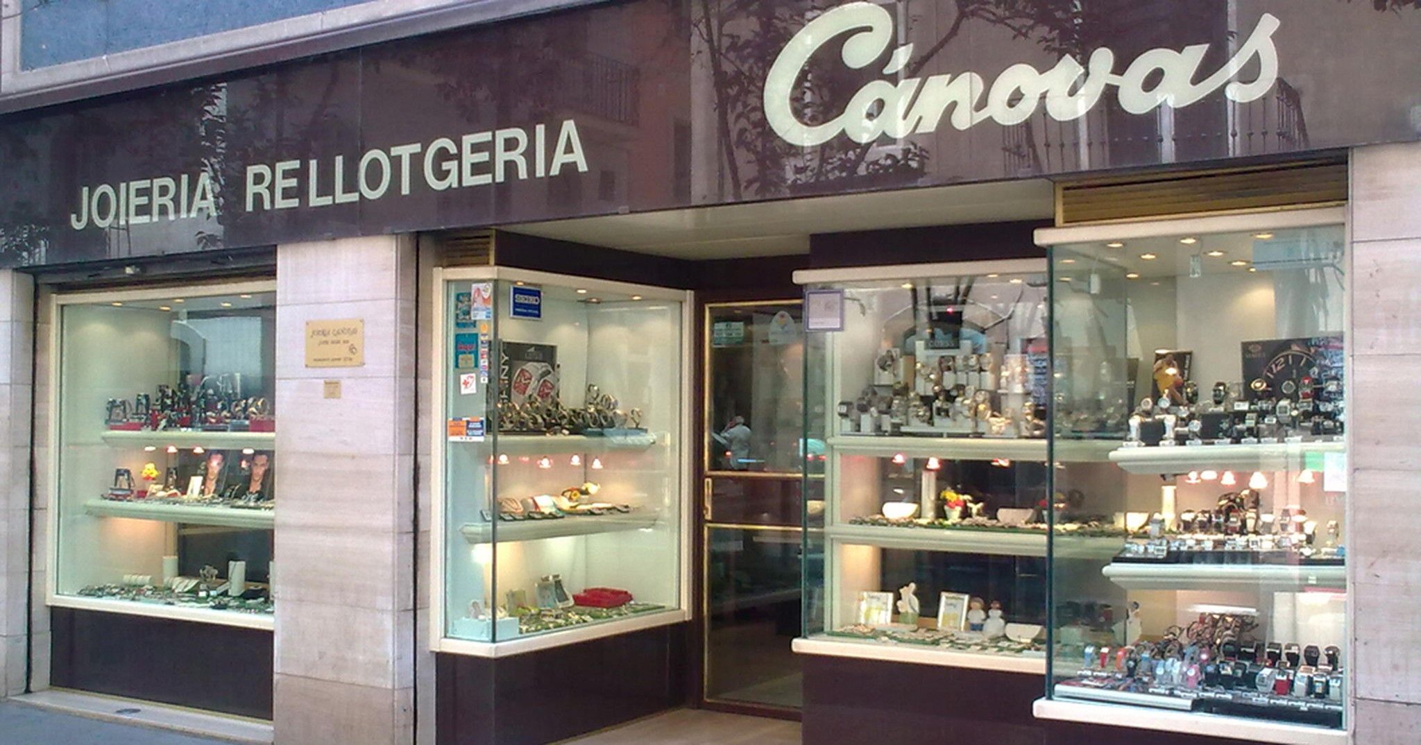 Tienda física en Calle de la Maquinista, 16 bajos 08003 Barcelona España